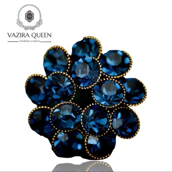 VQ Flower Brooch - Picture 1 of 4